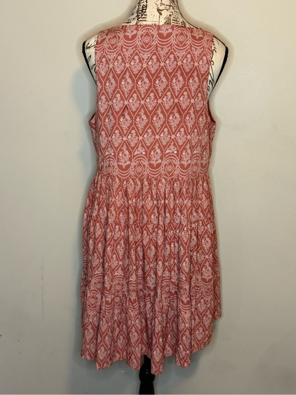 Sincerly Jules Boho Coral-Pink Printed V-Neck Mini Dress - Size L - Picture 8 of 8